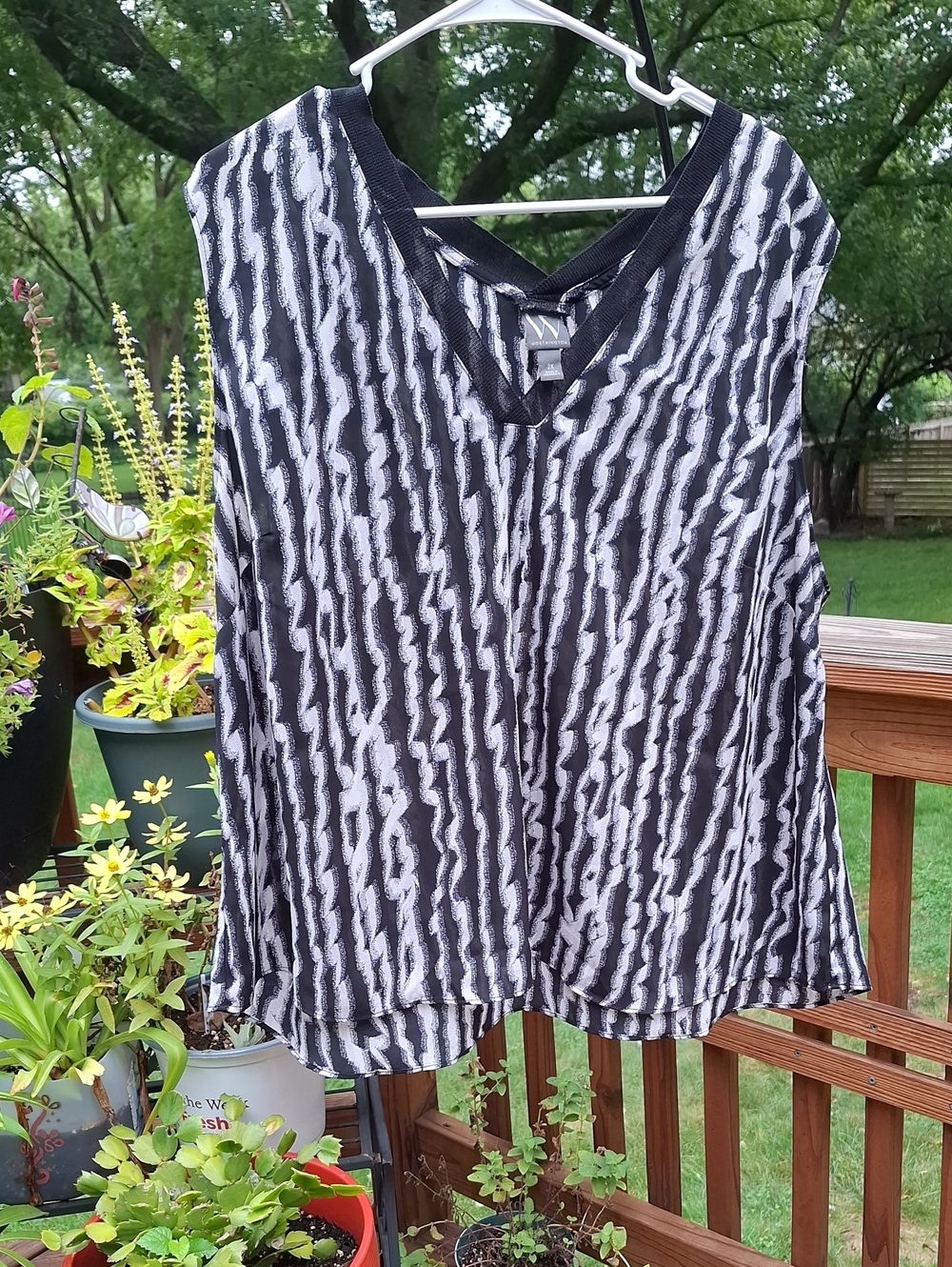 Worthington Black/White Print V-Neck Sleeveless Tank Sz 2X